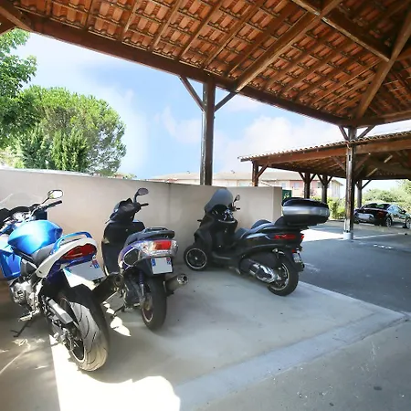 Berges Du Midi - Piscine Parking Fenouillet (Haute-Garonne)