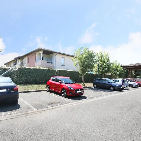 Berges Du Midi - Piscine Parking