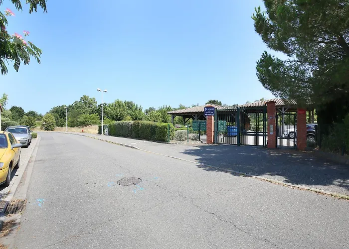 Berges Du Midi - Piscine Parking Fenouillet (Haute-Garonne)